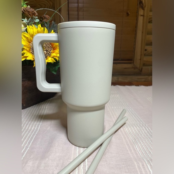 ALMOND BIRCH 30oz Simple Modern Tumbler - Picture 2 of 4